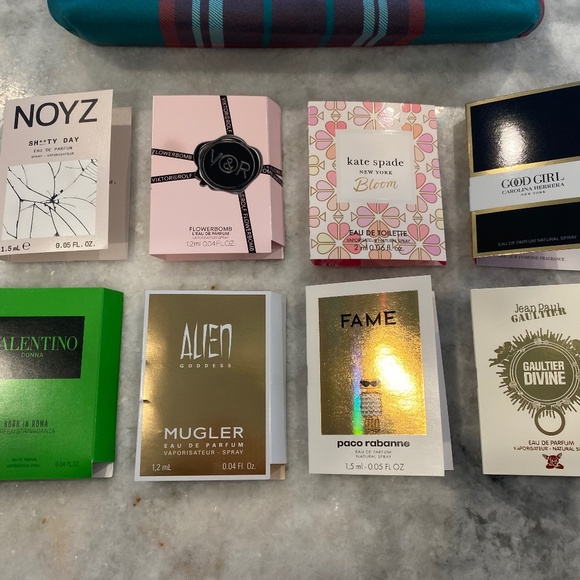 8-pc Women's Fragrance Bundle + Makeup Case - Picture 2 of 3